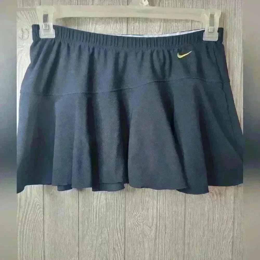 ♡Nike Dri-fit women's navy blue gold skirt. Size medium. C-6